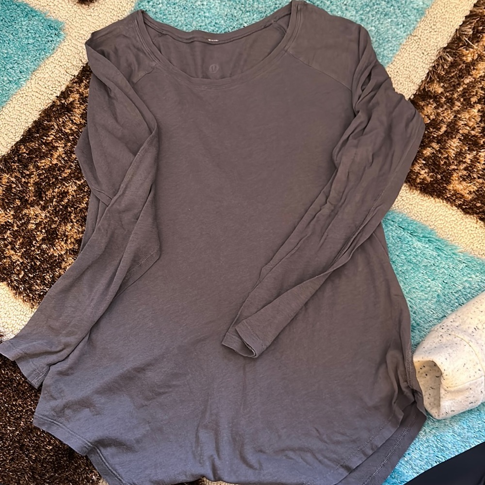 Long sleeve lulu top - size 4